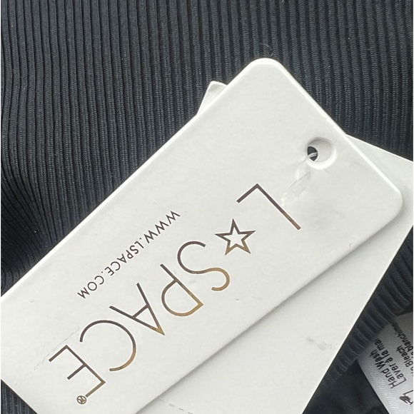 L*SPACE NWT DAX TOP IN BLACK - Picture 6 of 7